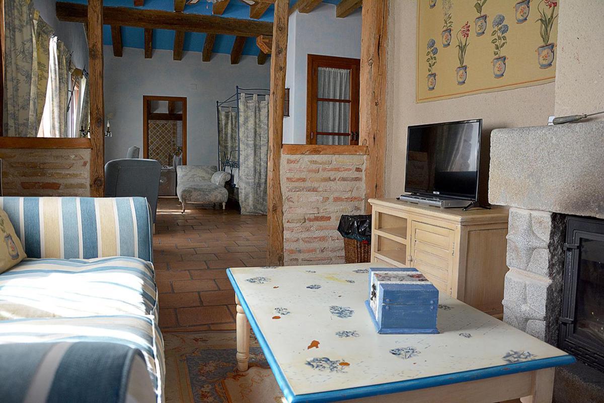 Posada Fuenteplateada Collado Hermoso Екстериор снимка