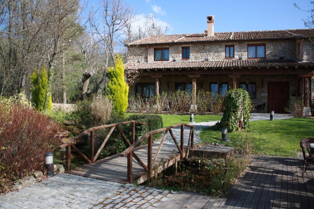 Posada Fuenteplateada Collado Hermoso Екстериор снимка